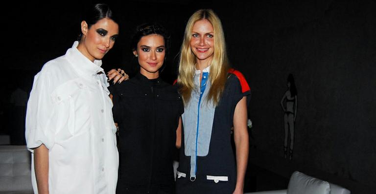 Thaila Ayala participa de coquetel com Lara Gerin e Ana Claudia Michels em São Paulo