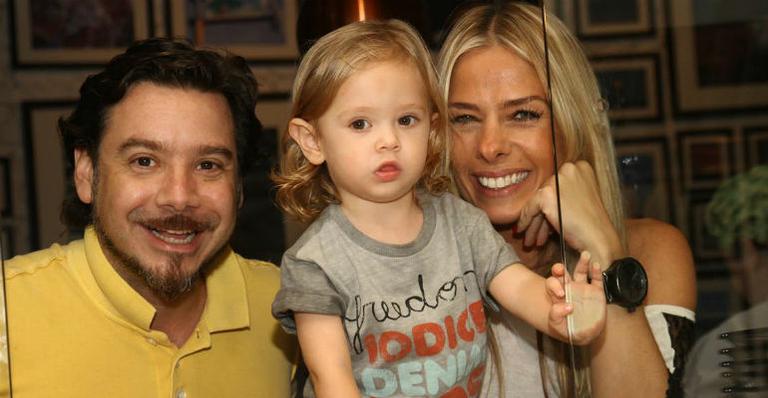 Fashion, Adriane Galisteu leva o filho Vittorio a evento de moda