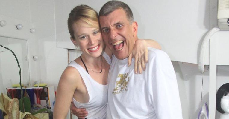 Mariana Ximenes prestigia Jorge Fernando no teatro