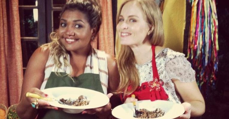 Gaby Amarantos cozinha com Angélica no programa ‘Estrelas’
