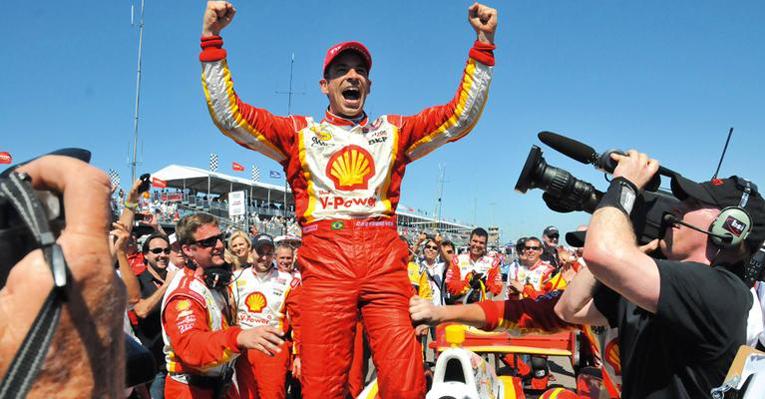 Helio Castroneves adota estratégia agressiva para corrida em São Paulo