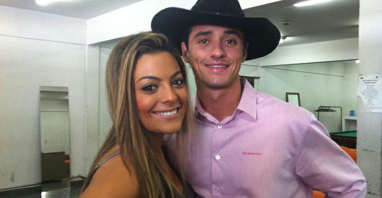 Ex-BBBs Monique e Fael participam de evento do Dia do Trabalho em Minas Gerais