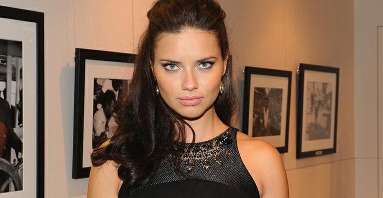 Adriana Lima: ‘Minha barriga está crescendo. E eu me sentindo mais e mais cansada…’