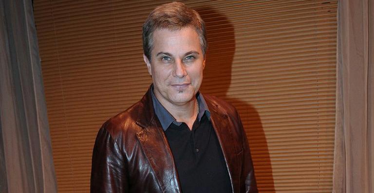 Edson Celulari apresenta nova peça de teatro em SP