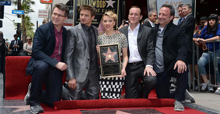 Scarlett Johansson ganha estrela na Calçada da Fama de Hollywood