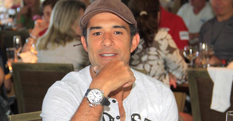 Marcos Pasquim será surfista em ‘Cheias de Charme’