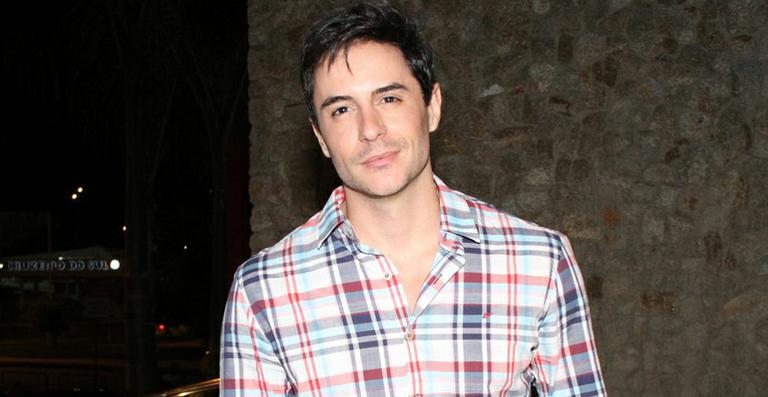 Ricardo Tozzi não quer ser conhecido como galã: ‘Minha proposta é de ser bom ator’