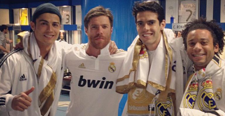 Kaká comemora título conquistado pelo Real Madrid