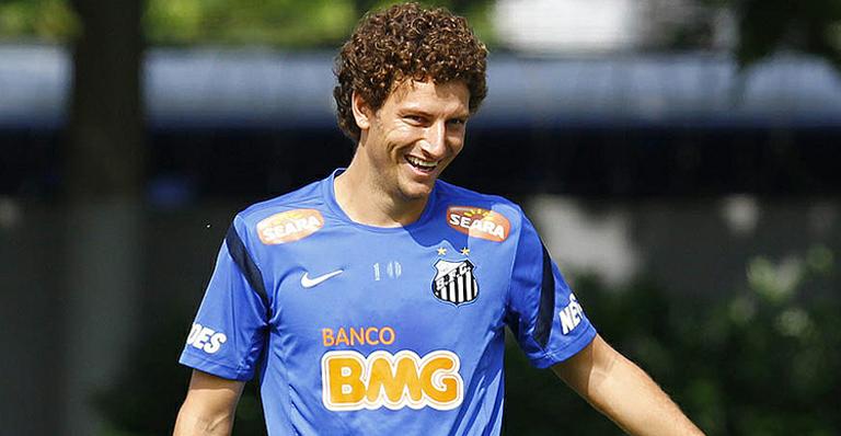 ‘Faz quatro meses que não coloco bebida alcoólica na boca’, diz jogador Elano