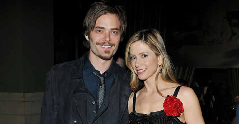 Atriz Mira Sorvino dá à luz sua quarta filha