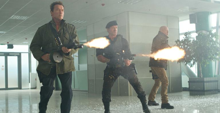 Com reunião de astros, ‘Os Mercenários 2’ estreia em primeiro lugar nos EUA