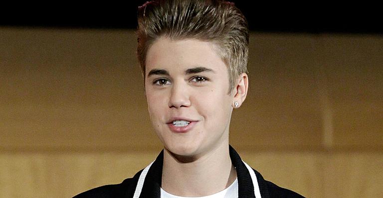 Justin Bieber termina o ensino médio e admite que não gosta de estudar