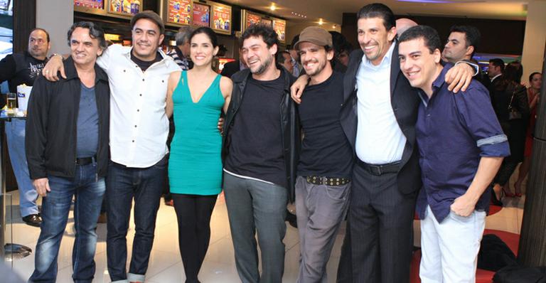 Elenco celebra estreia de ‘Fora de Controle’, nova série policial da Record