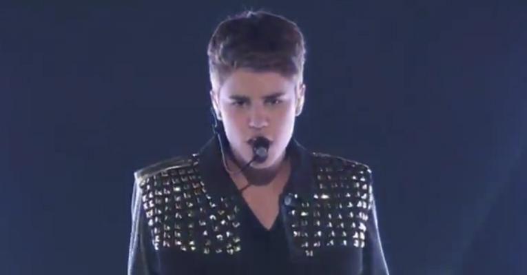 Justin Bieber se apresenta na final do ‘The Voice’; veja!