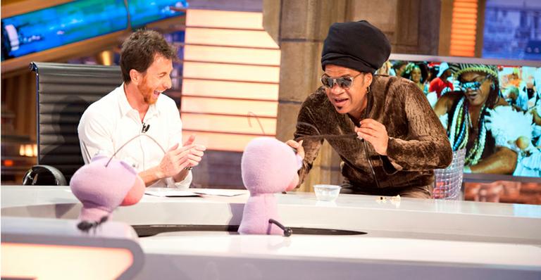 Carlinhos Brown vai apresentar sua música na Espanha