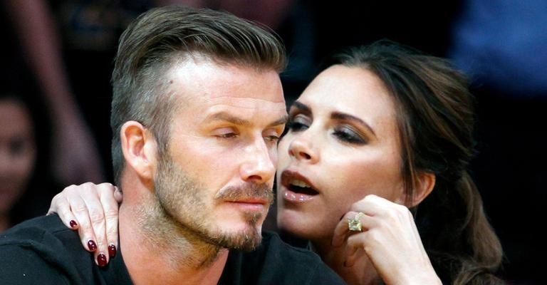 David Beckham presenteia a esposa Victoria com pijamas de grife
