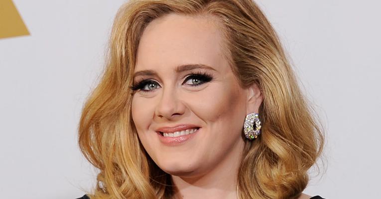 Adele faltará à pré-estreia de ‘Operação Skyfall’ porque não quer sair do lado do filho