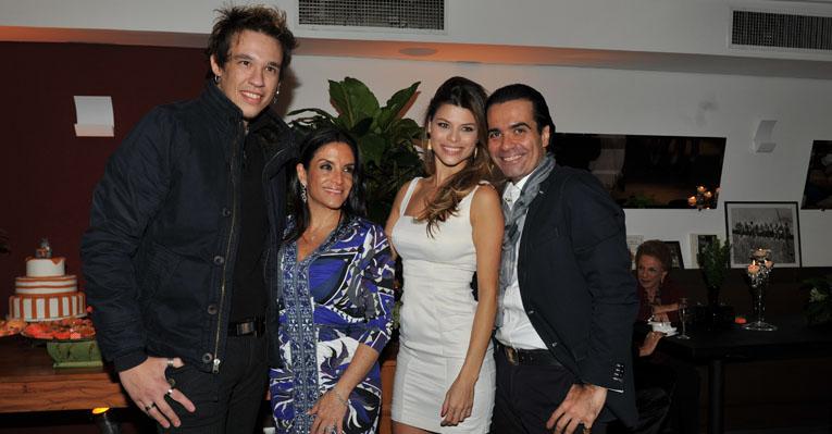 Fabio Arruda recebe vips em coquetel comemorativo aos seus 42 anos