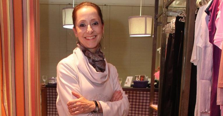 Ana Botafogo recebe colegas famosas para lançamento do blog de sua loja