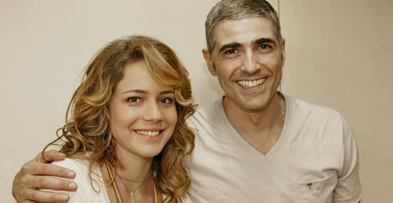 Reynaldo Gianecchini visita colegas da novela ‘Cheias de Charme’