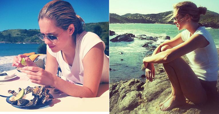 Sophia Abrahão descansa em praia paradisíaca