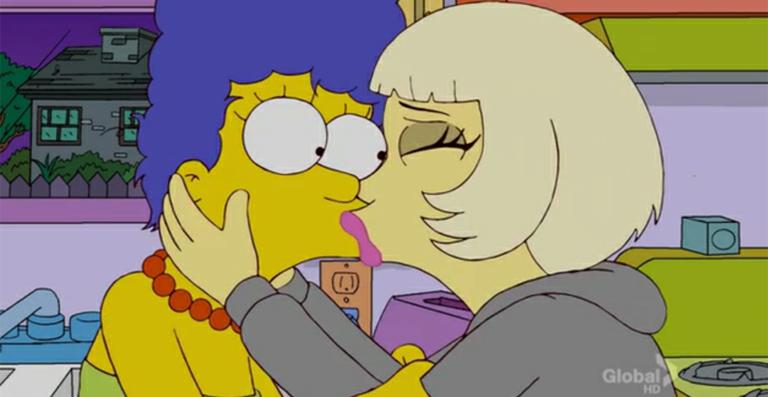 Lady Gaga beija Marge Simpson em episódio especial