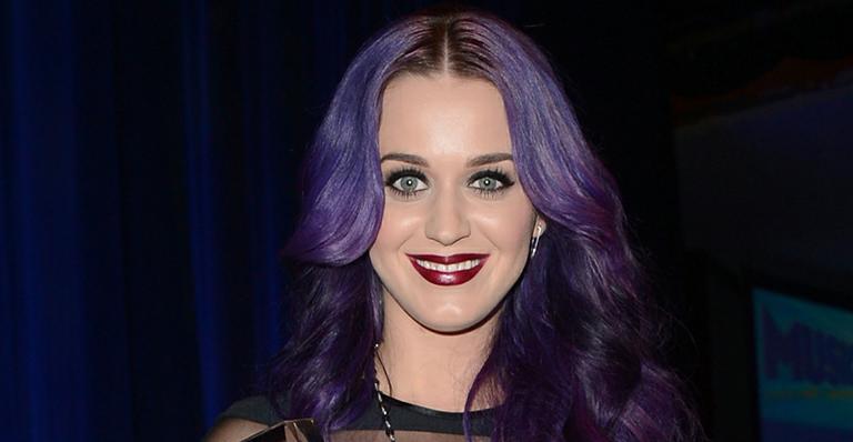 Katy Perry termina o namoro com o guitarrista Robert Ackroyd, diz revista