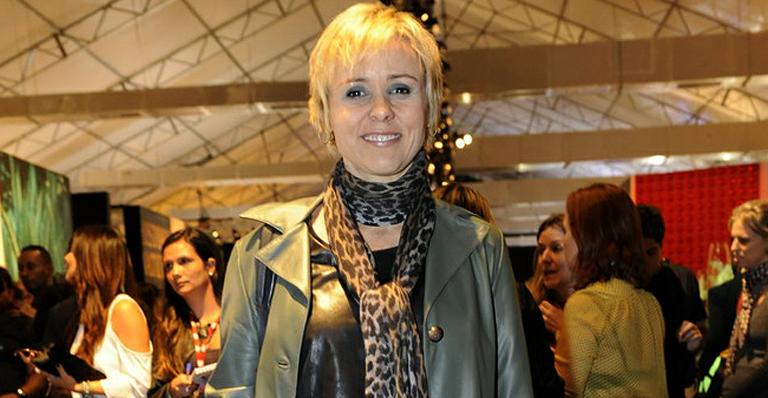 ‘Passei a me cuidar mais depois dos 40’, diz Giulia Gam