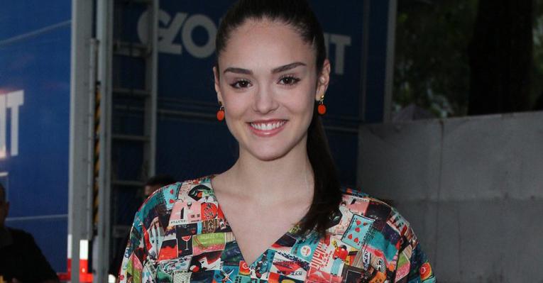 O estilo eclético de Isabelle Drummond para se vestir