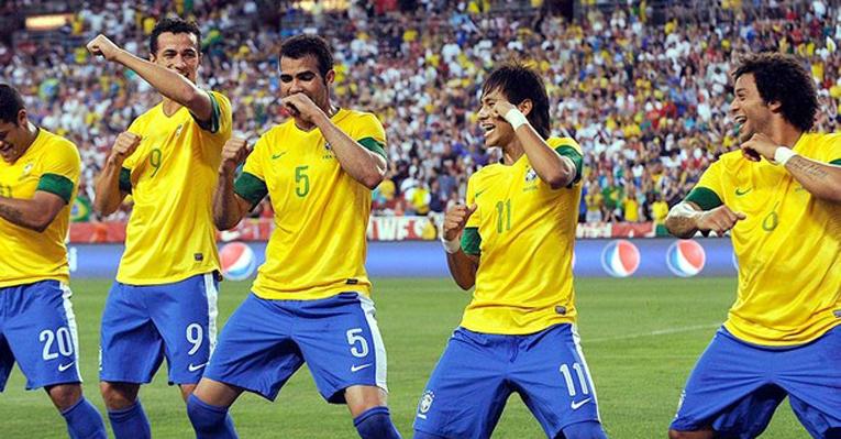 Vitória do Brasil em amistoso é comemorada por famosos