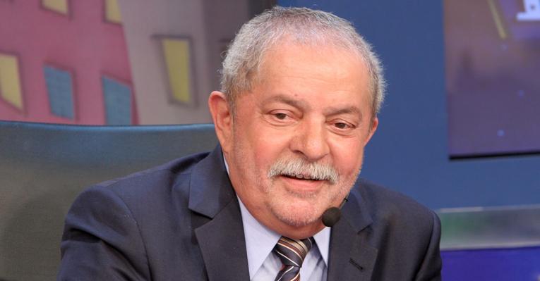 Ex-presidente Lula é internado em São Paulo para reavaliação do estado de saúde