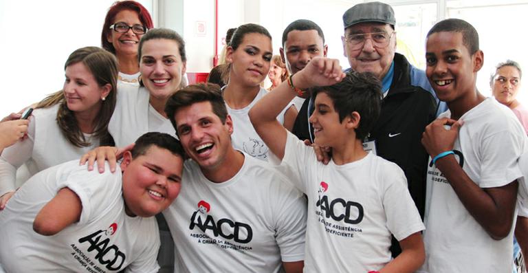Fernando Fernandes visita sede da AACD