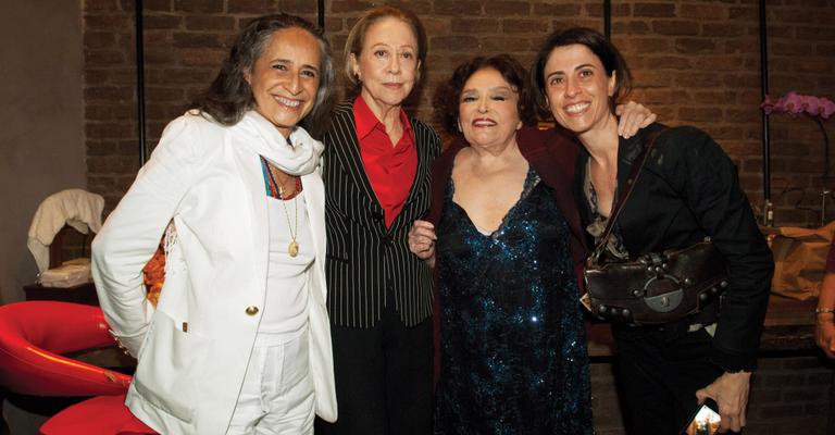 Venerada, Bibi faz 90 anos no palco