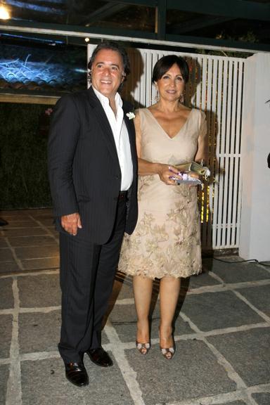 Tony Ramos é casado com Lidiane Barbosa desde 1969! Com ela, ele tem dois filhos: Rodrigo, que é médico, e Andréa, advogada