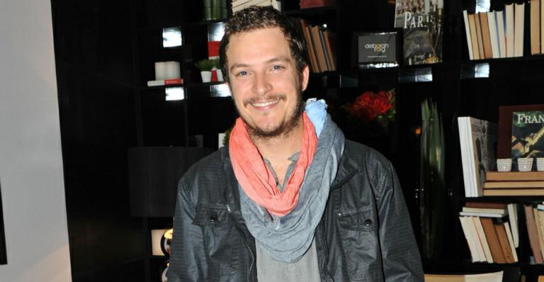 ‘Todo homem precisa ser vaidoso’, diz Paulo Nigro no Fashion Week