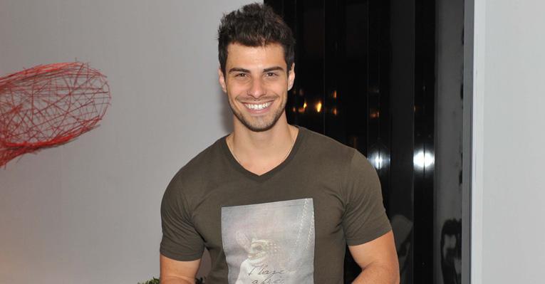Lucas Malvacini, o Mister Brasil 2011, entra na Oficina de Atores da Globo