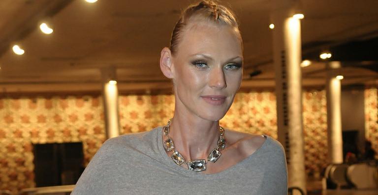 Shirley Mallmann volta a desfilar no SPFW após dois anos longe das passarelas paulistanas