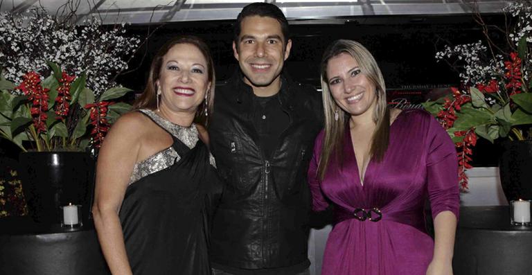 Marcus Buaiz, marido de Wanessa, presenteia a mãe com balada em São Paulo