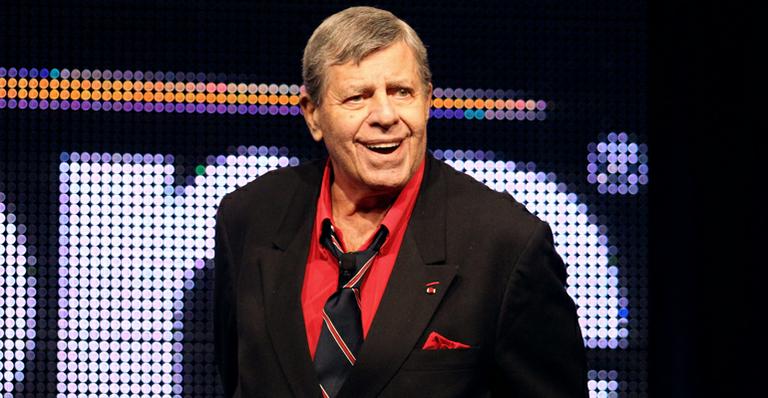 Jerry Lewis recebe alta após ser internado por conta de desmaio