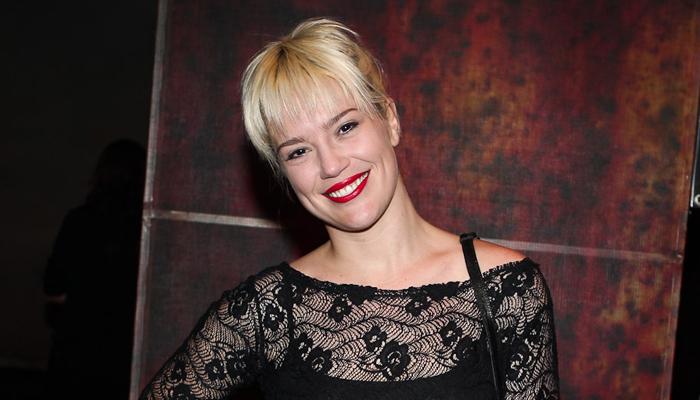 Natália Lage estrela a peça ‘JT – Um conto de fadas punk’