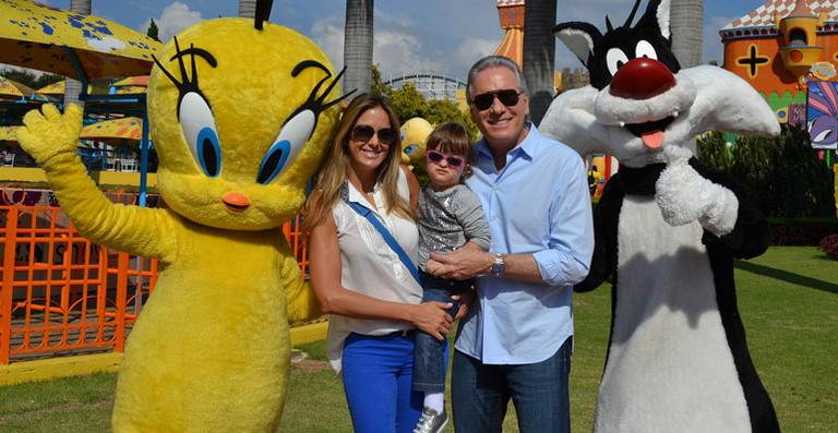 Ticiane Pinheiro ganha festa de aniversário em parque de diversões