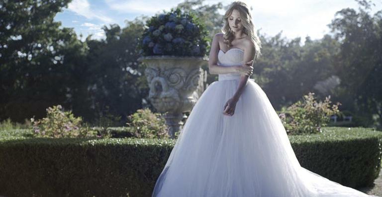 NOIVAS: Obra de arte em forma de vestidos