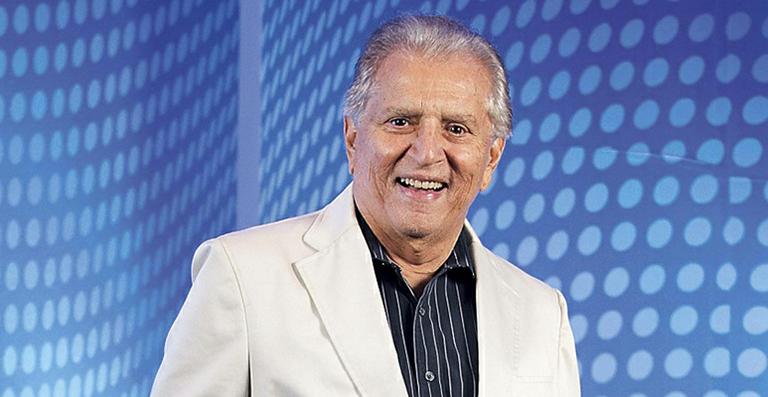 Carlos Alberto de Nóbrega desabafa ao vivo na TV sobre prisão do filho