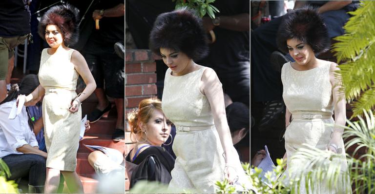 Com chapéu ‘vintage’, Lindsay Lohan grava em Los Angeles