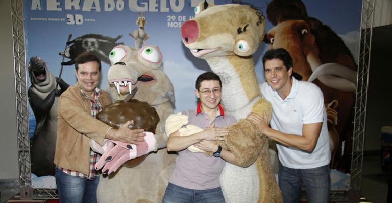 Márcio Garcia leva família a estreia de ‘A Era do Gelo 4’