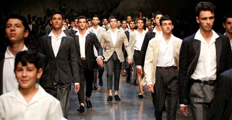 Dolce & Gabbana faz desfile com ‘homens reais’ em Milão