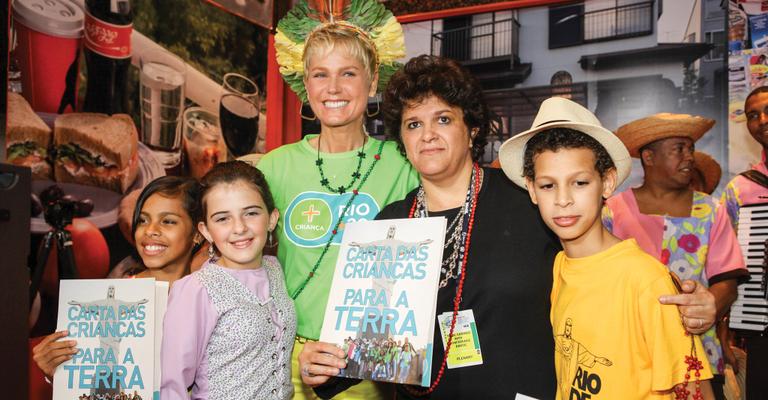 Xuxa dá voz aos seus baixinhos na Rio + 20