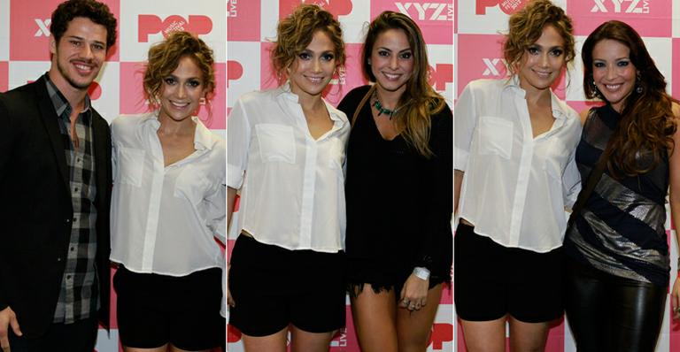 Jennifer Lopez recebe Alinne Rosa e outros vips em seu camarim após show no Rio