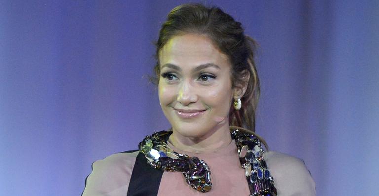 Jennifer Lopez não deixou o júri do reality ‘American Idol’ por dinheiro