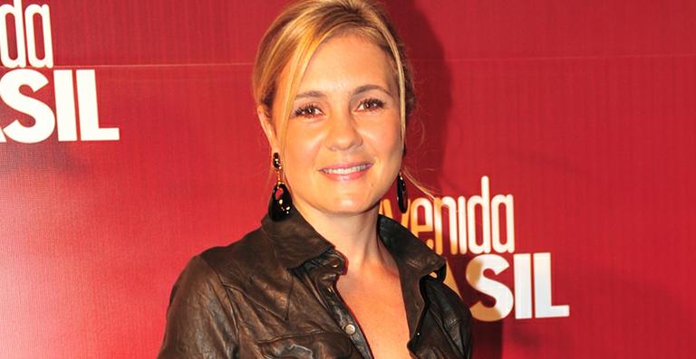 Adriana Esteves comenta cenas sensuais com Marcello Novaes em ‘Avenida Brasil’